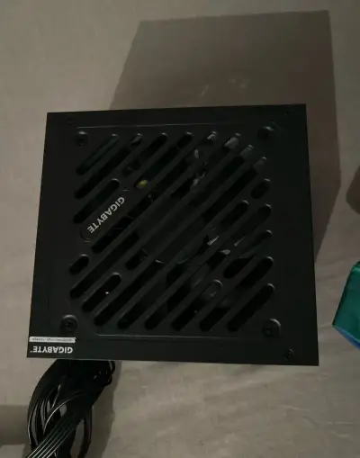 Zdroj gigabyte 550w