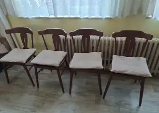 Dřevěné židle