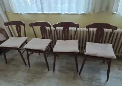 Dřevěné židle