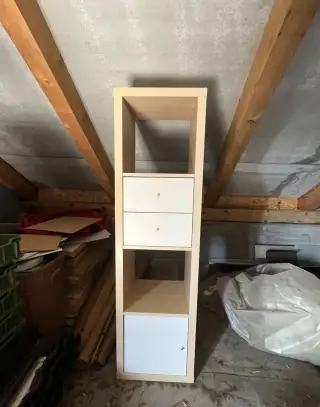 Skříňky a police, konferenční stůl IKEA