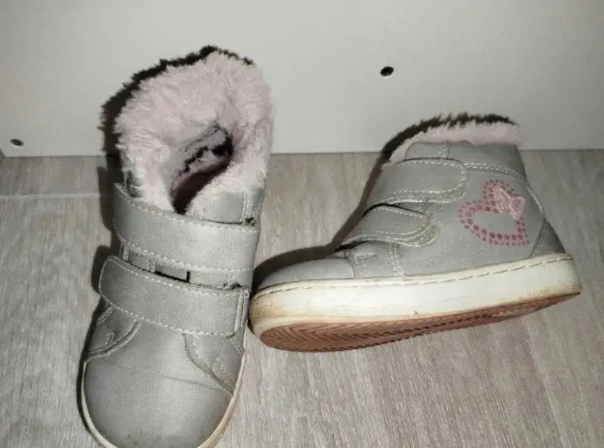 Zimní kotníkové boty 23