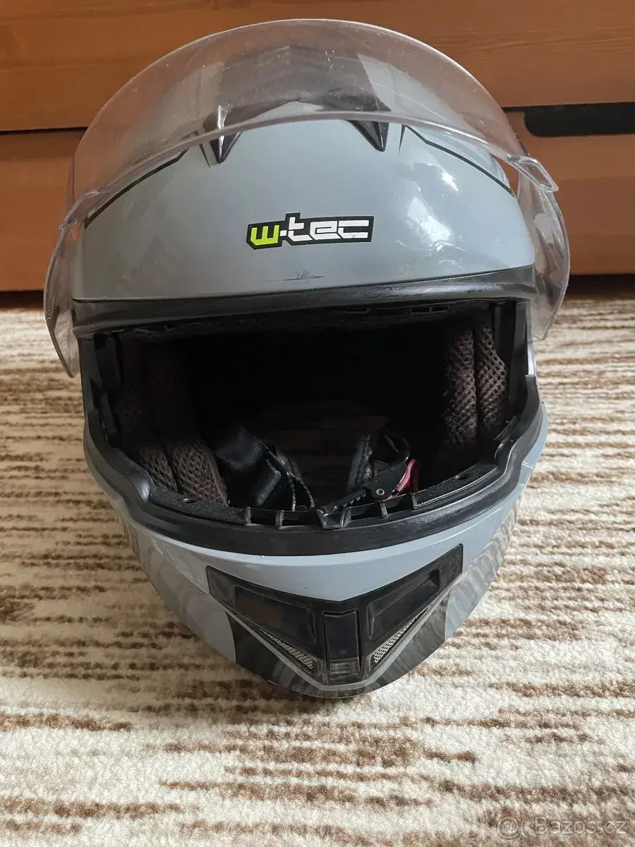 Přilba W-Tec