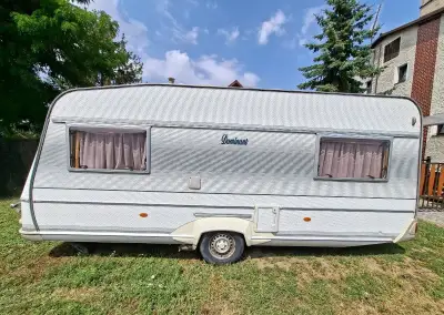 Obytný přívěs karavan LMC Dominant