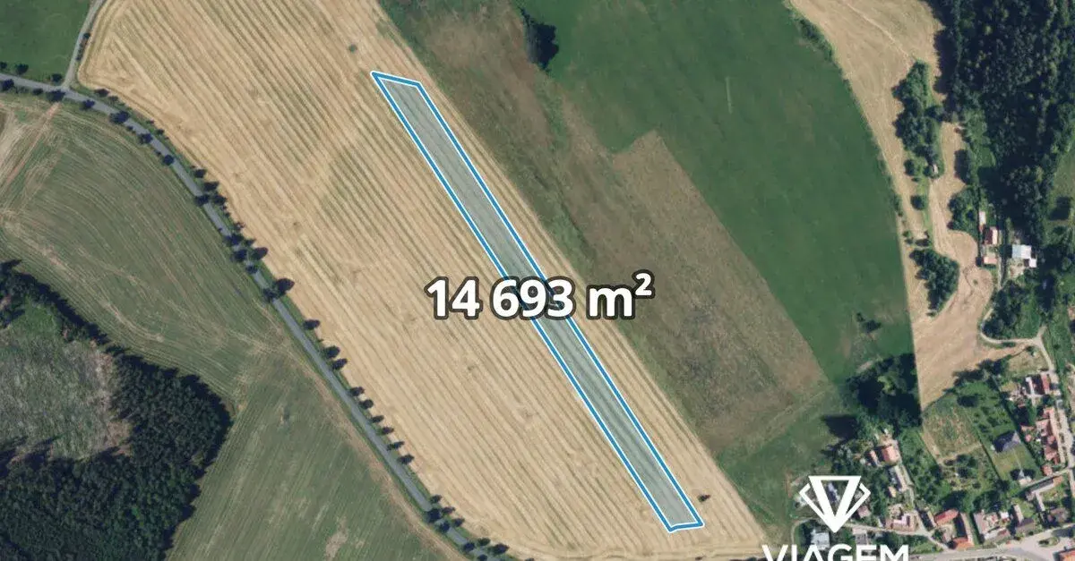 Pole 14 693 m²
