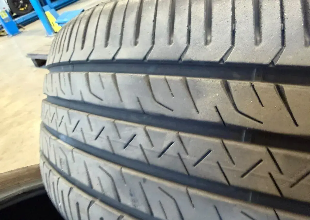 Zánovní letní pneu Goodyear 245/45 R19 102V XL VOL