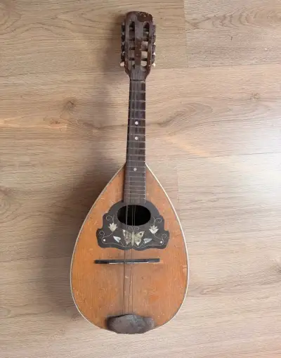Stará historická mandolína