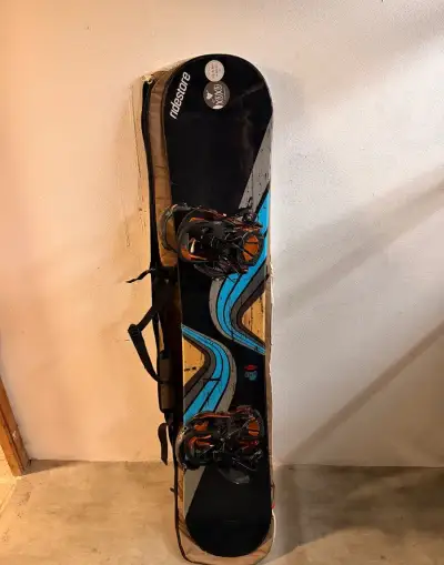 Snowboard 157cm (SIMS) + vázání (SP LAB)