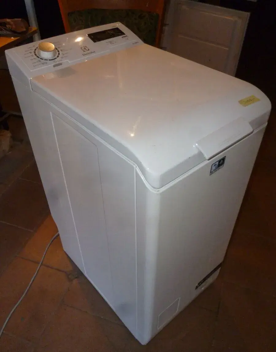 pračka electrolux na 6kg, 1200 ot.