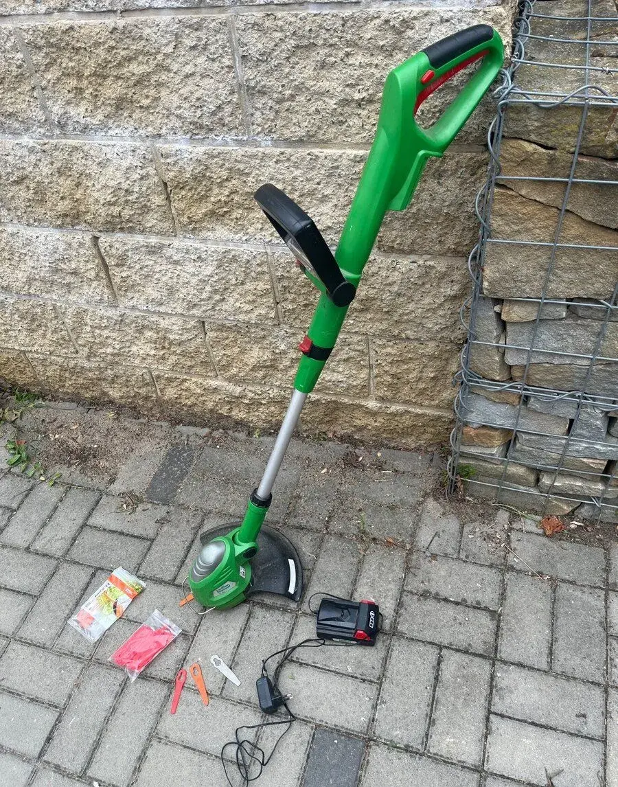 Florabest FAT 18 B3 – AKU “strunová” sekačka