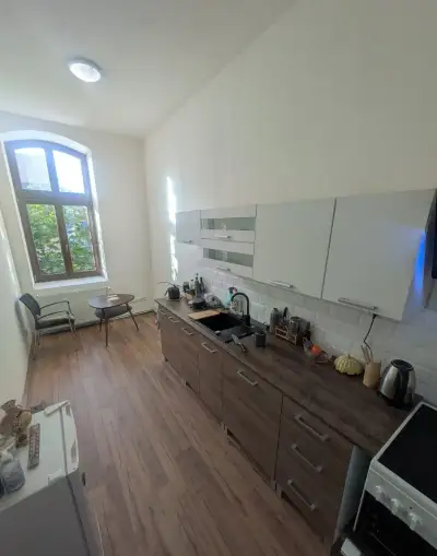 Pronájem dvou světlých kanceláří v centru Liberce