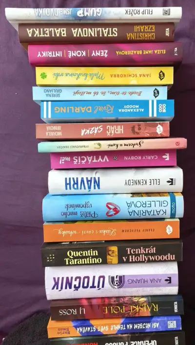 17 knih – většina nová/nečtená – pouze komplet