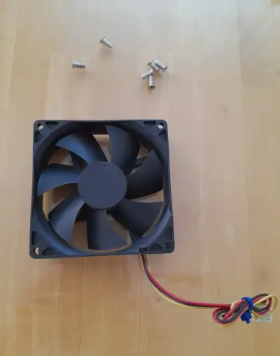 Ventilátor do PC skříně AKASA