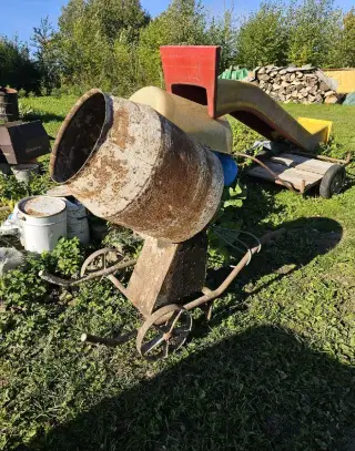 Míchačku.