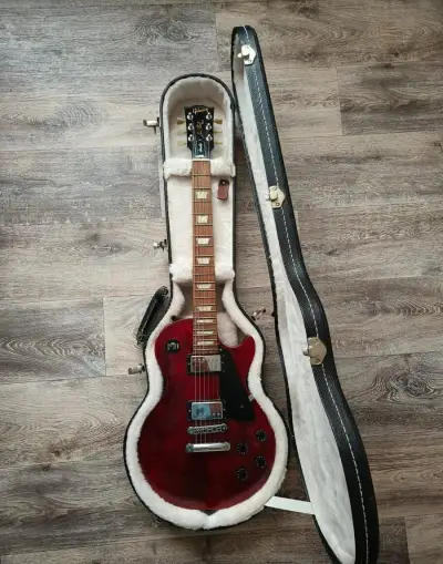 Gibson Les Paul Studio (2009,USA) + originální pevný kufr