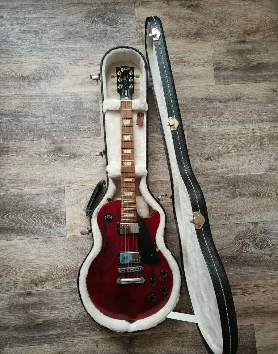 Gibson Les Paul Studio (2009,USA) + originální pevný kufr