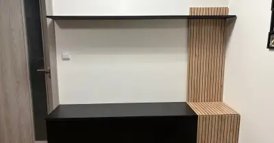 Obývací stěna černá + dřevo