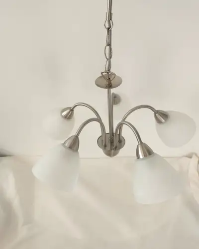 Moderní 5ramenný elegantní lustr (matný nikl / sklo)