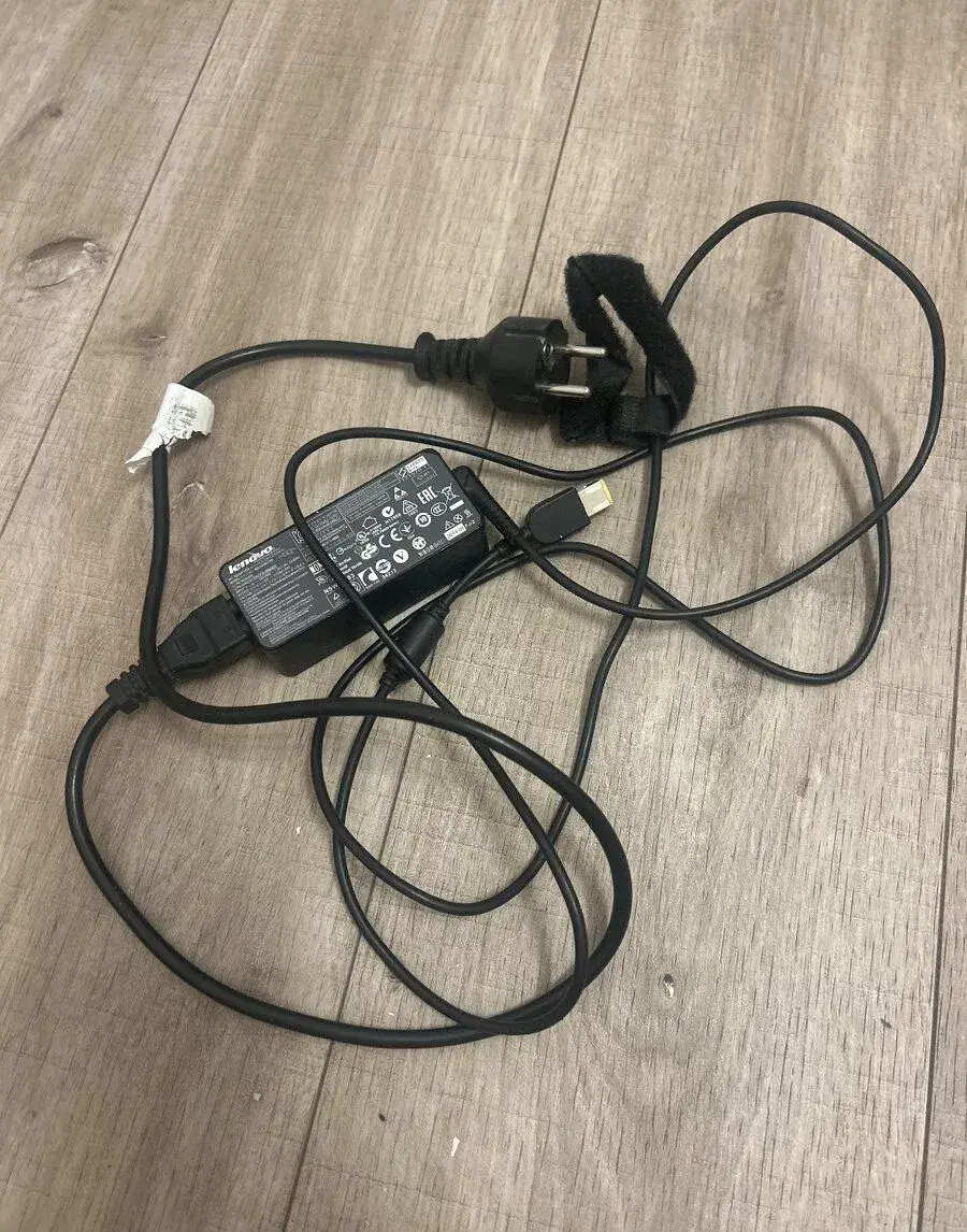 Adaptér nabíječka Lenovo