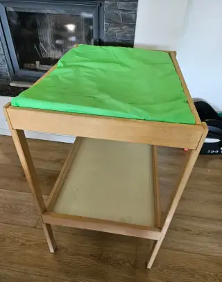 Přebalovací pult Ikea
