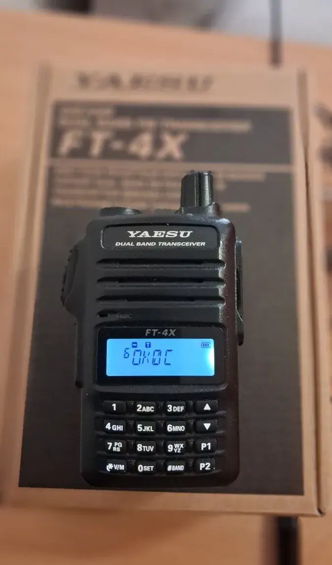 YAESU FT4X dualband VHF - UHF