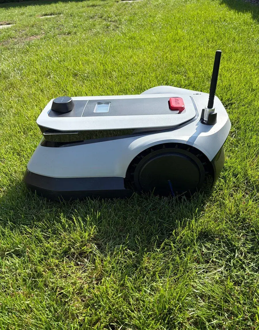 Robotická sekačka ECOVACS GOAT G1-800