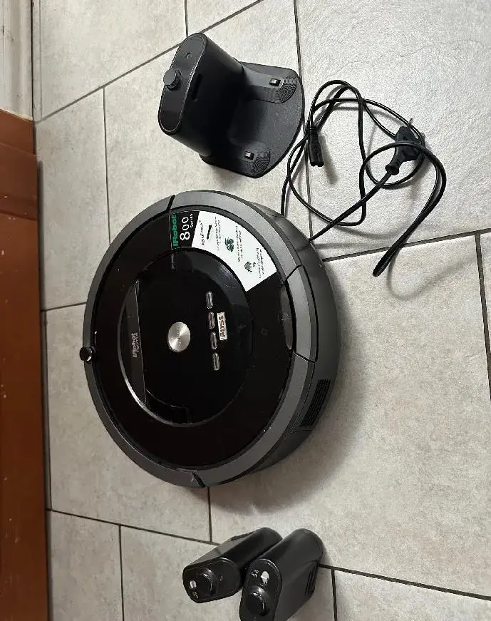 robotický vysavač Roomba 800