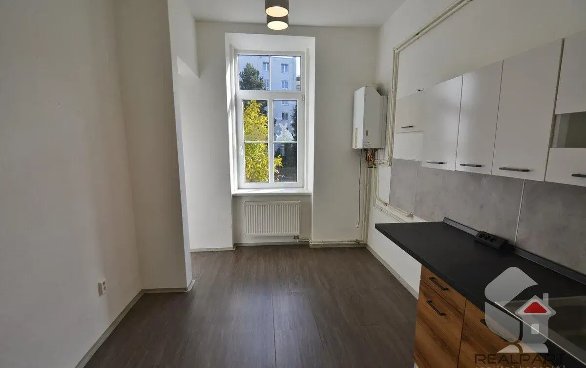 K pronájmu byt 3+1 o výměře 71,8 m2 + balkón 3,5 m2
