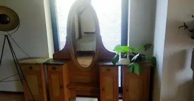 toaletka + noční stolky