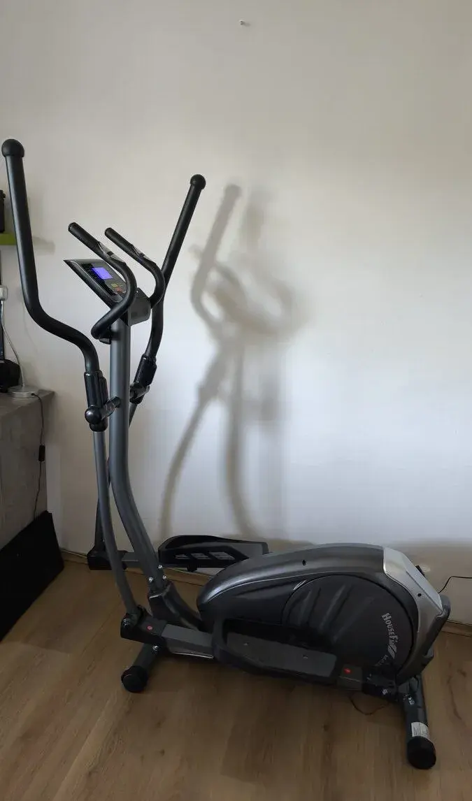 Eliptický trenažér (elektronický) HOUSEFIT MOTIO 35