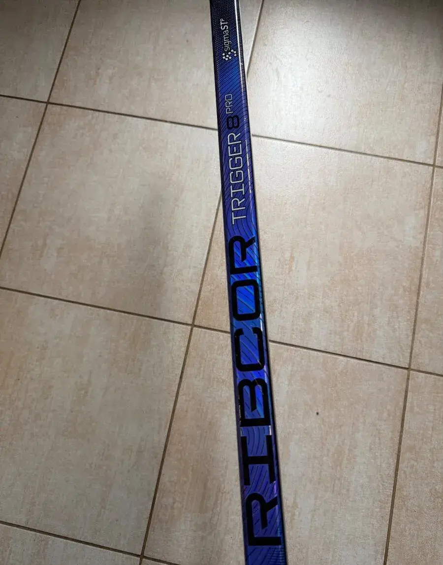 Hokejka CCM TRIGGER 8Pro, pravá, P28, Flex 65