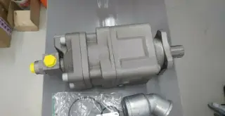 Hydraulické pístové čerpadlo Sunfab SLPD-53/53 se 2 výtlaky