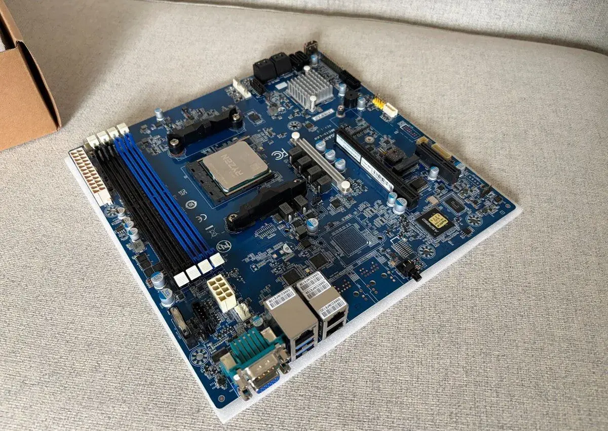 Gigabyte MC12-LE0 + Ryzen Pro 4650G