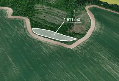 Pole 1 611 m²