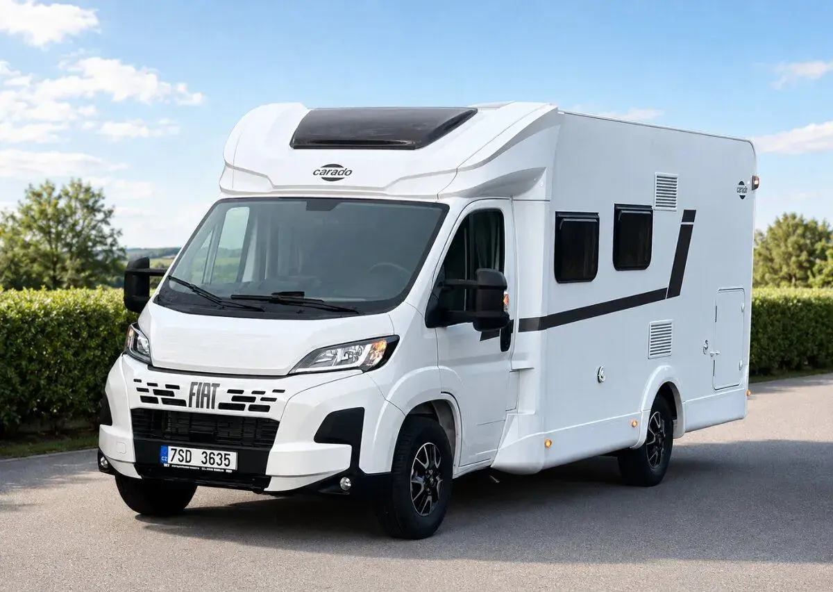 Nový obytný automobil Carado T334 1/2026 5 míst AKČNÍ CENA