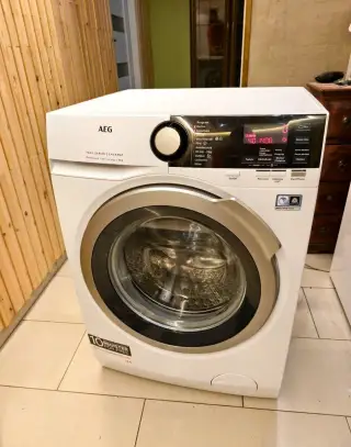 Parní pračka AEG na 8 kg, pěkný stav
