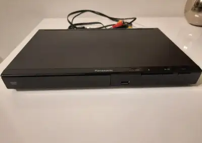Panasonic CD a DVD přehrávač + dálkový ovladač