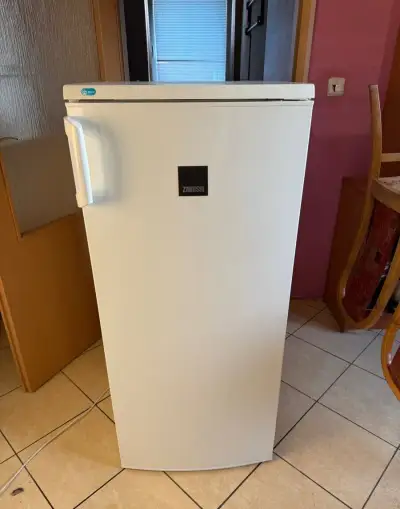 Funkční lednici Zanussi