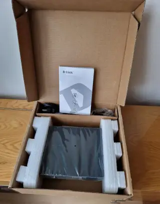 Starší Switch D-Link DGS-1100-24 portů - nepoužitý