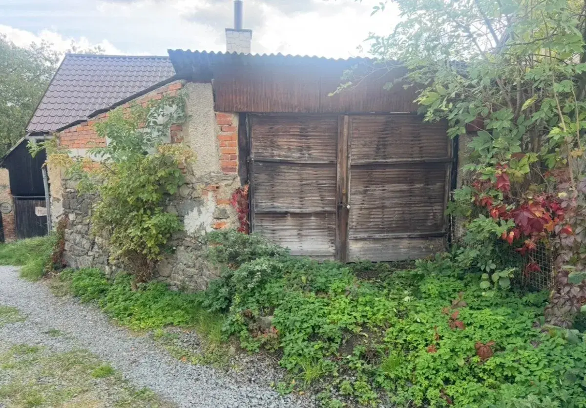 Pronájem garáže Mrač 25m2 dlouhodobě