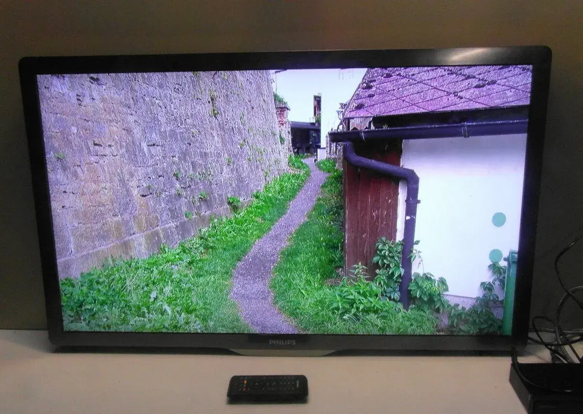 LED TV PHILIPS ve FULL HD o úhlopříčce 102 cm