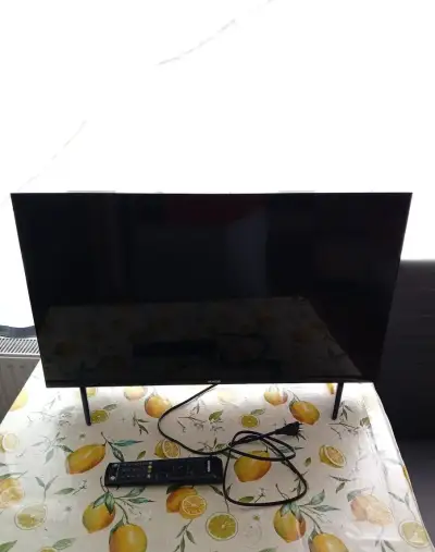 LED TV Sencor 82 cm DVB - T2