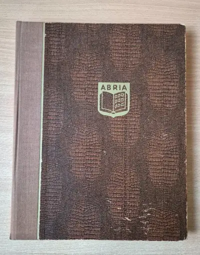Poštovní známky DDR v albu