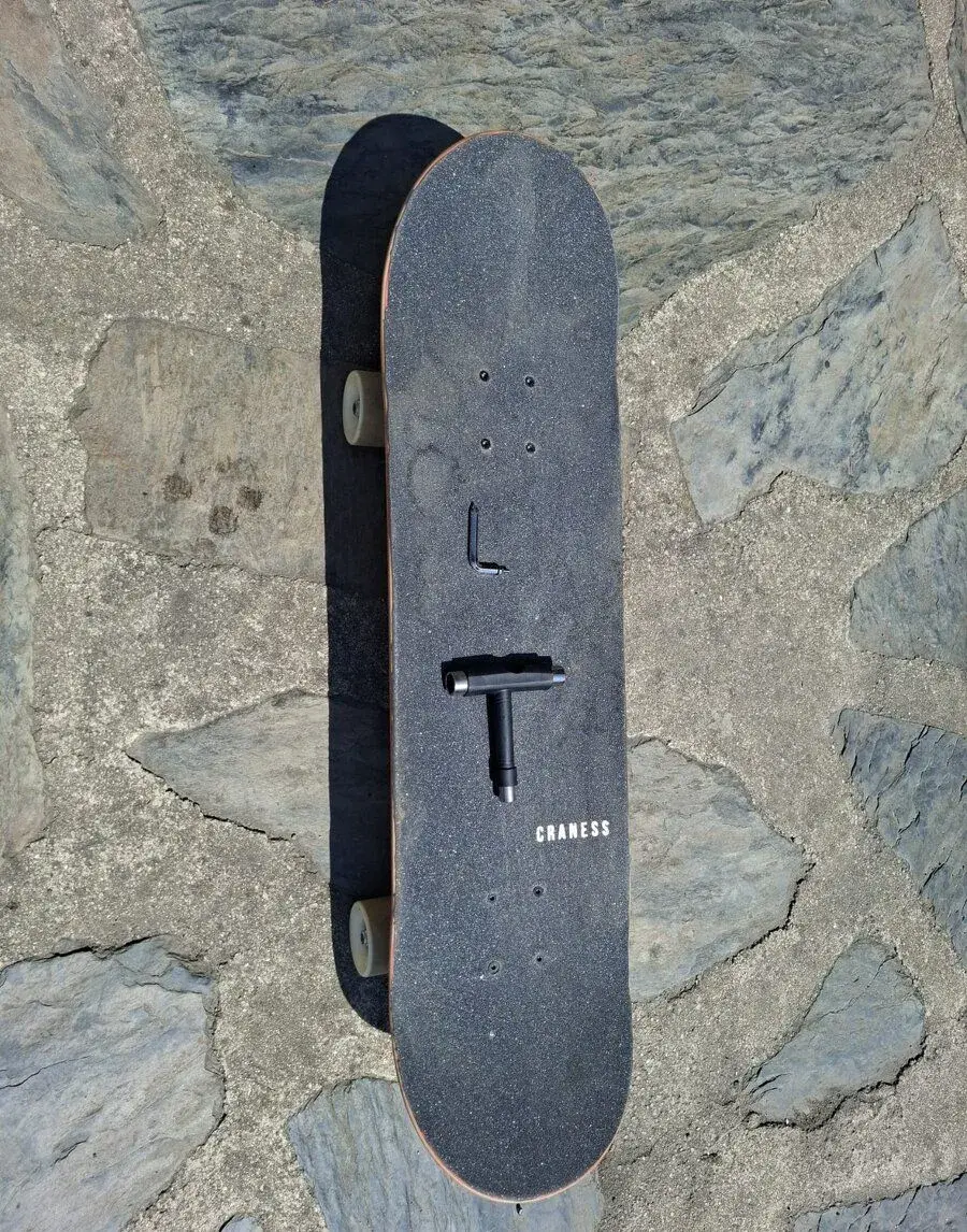 Skateboard craness