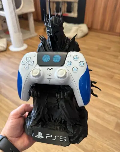 Stojan na ovladače PlayStation 5, 4