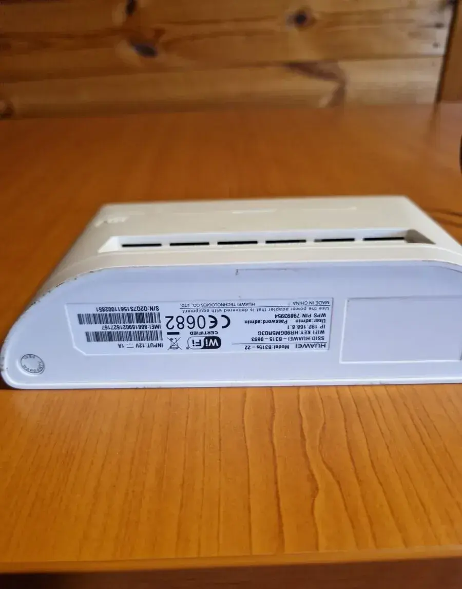 HUAWEI 8315s-22 WIFI router