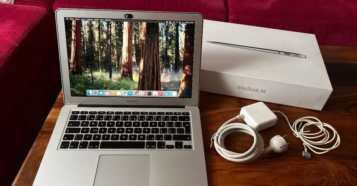 MacBook Air 13" 2015 i5, 8GB RAM, 256 GB SSD