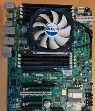 Supermicro X9SRA + procesor + chladič + RAM