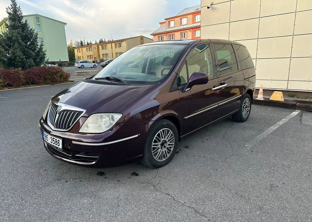 Lancia Phedra – 2010, 327 365 km