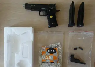 GBB WE Hi Capa 5.2 celokov + 2 zásobníky + přísl.