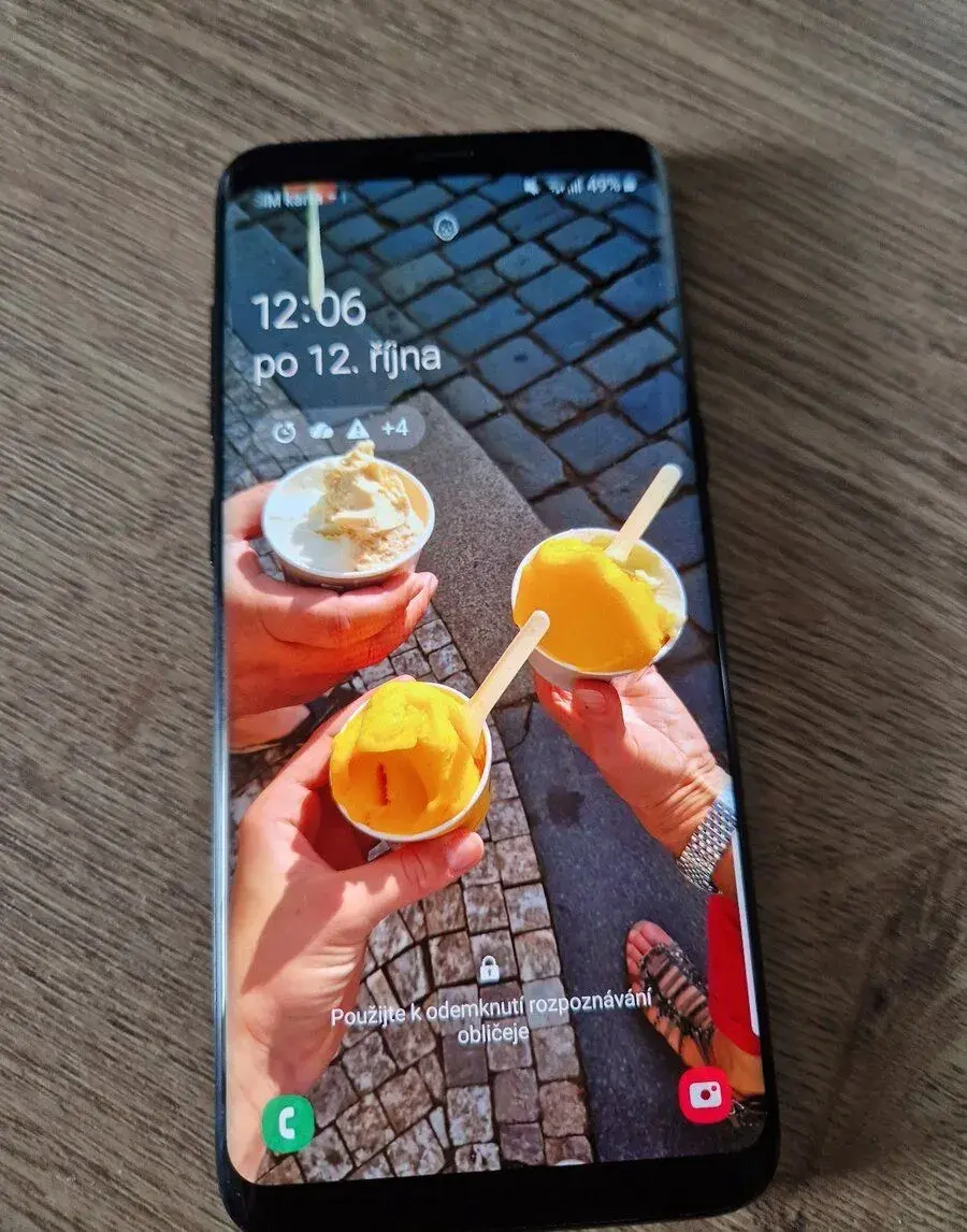 Mobilní telefon Samsung S8